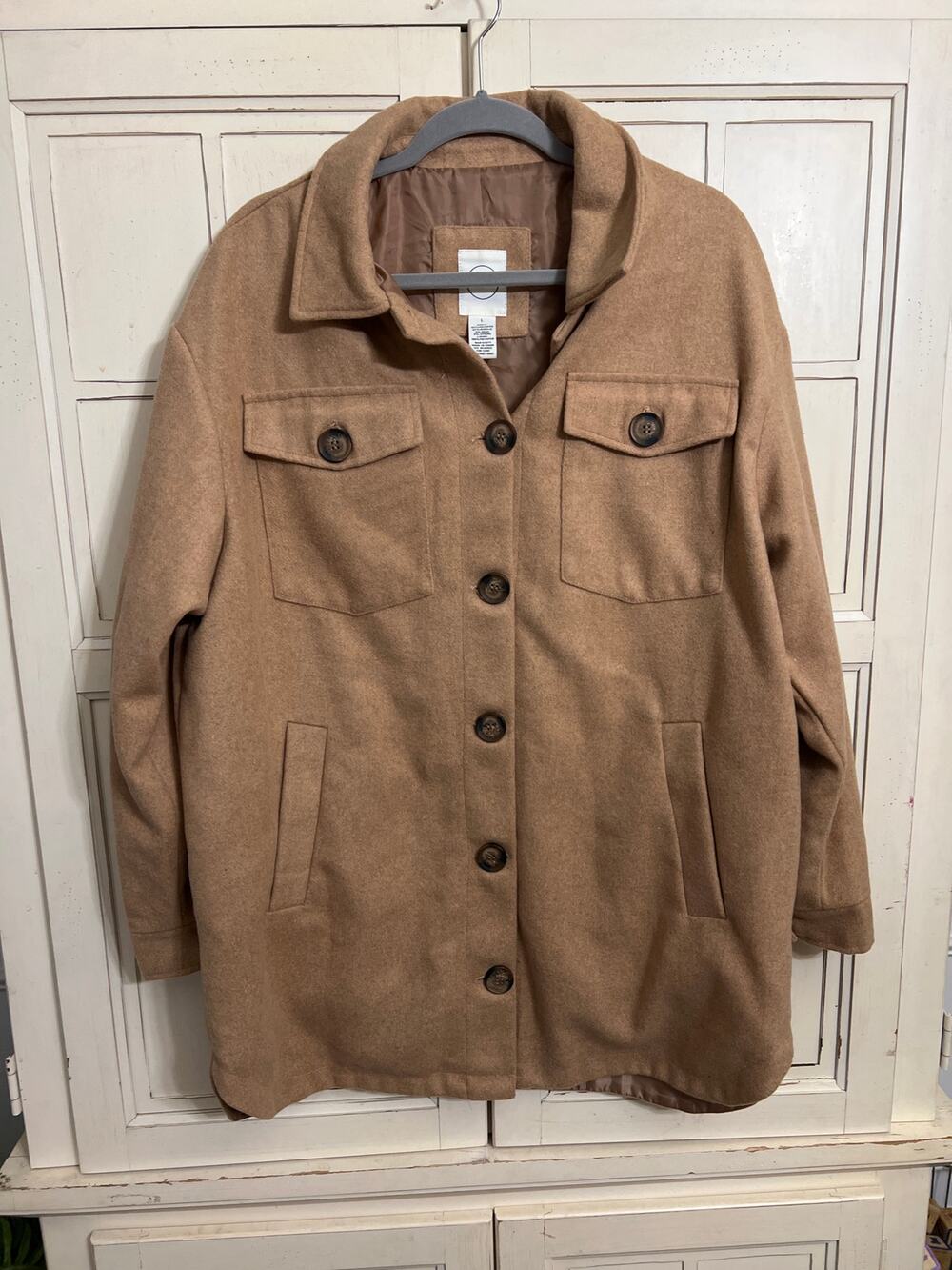 Vine & Valley size large beige shacket type jacket
